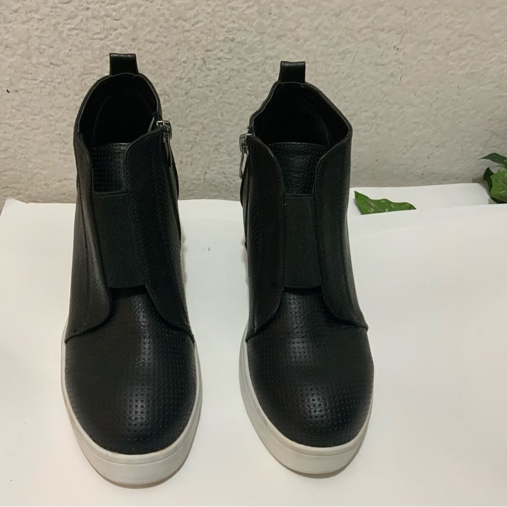 Journee Collection- Black Ankle Boots 8.5 M side zip
